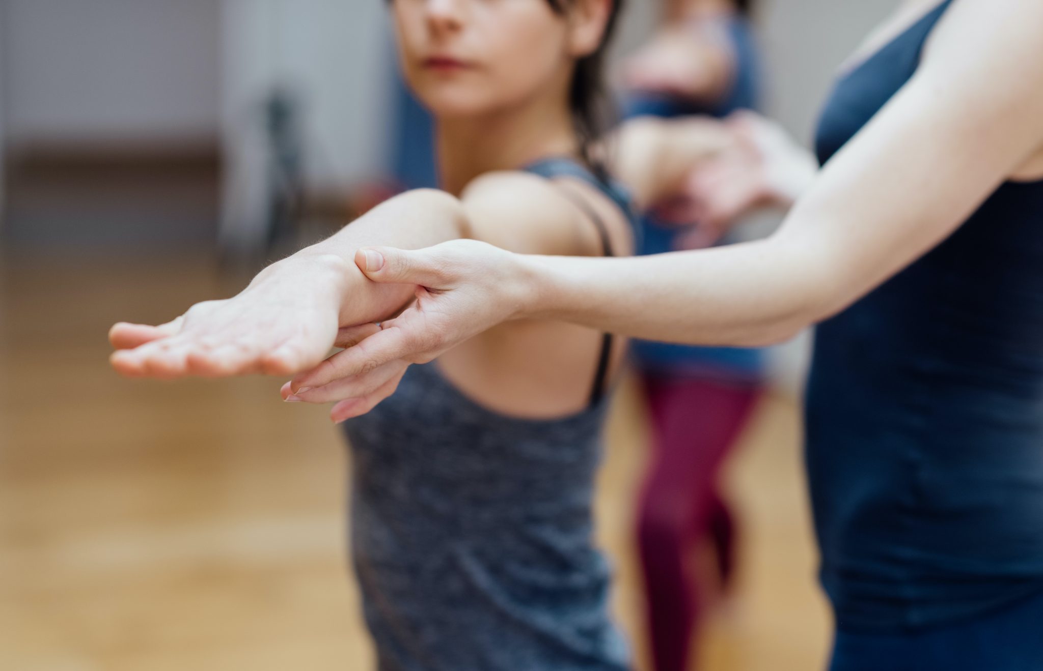 Yoga und Krebs: Wie achtsame Yogatherapie dir neue Kraft schenken kann